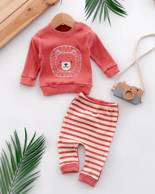 Minik aslan nakışlı omuzdan çıtçıtlı fitilli kumaş mevsimlik 2li takım