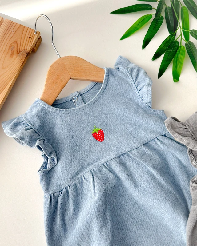 Çilek arma detay arkadan ve alttan çıtçıtlı yazlık romper tulum 