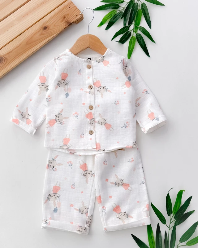 Minik tavşancık önden düğmeli muslin mevsimlik pijama takım 