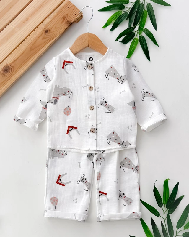 Sevimli köpekçik önden düğmeli muslin mevsimlik pijama takım 