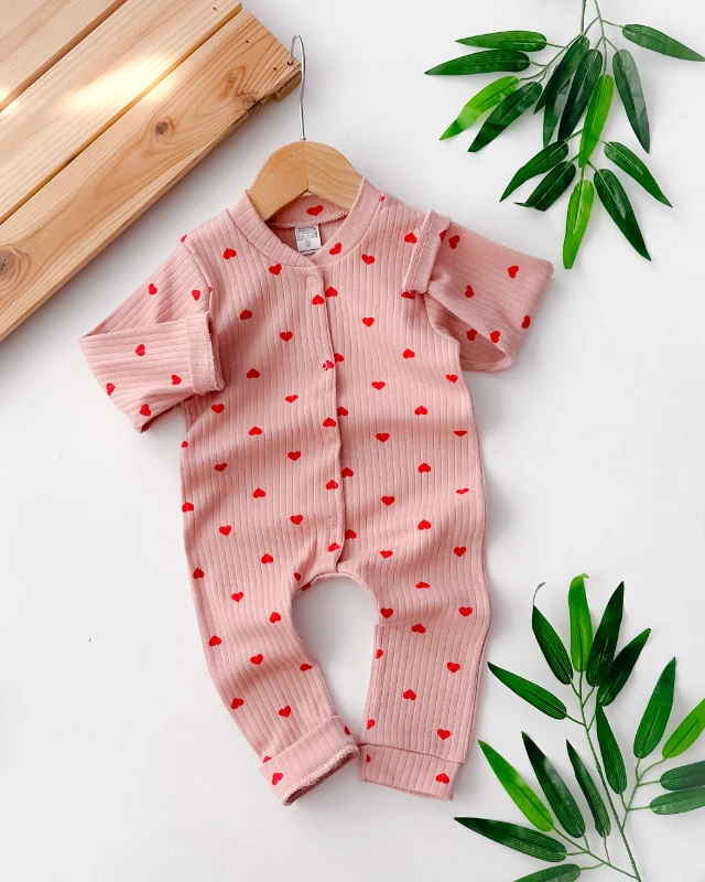 Minik kırmızı kalpler boydan çıtçıtlı fitilli kumaş mevsimlik tulum 
