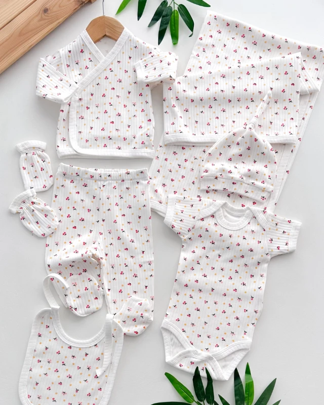 Minik çiçek desen fitilli mevsimlik kumaş yenidoğan 7 parça set 