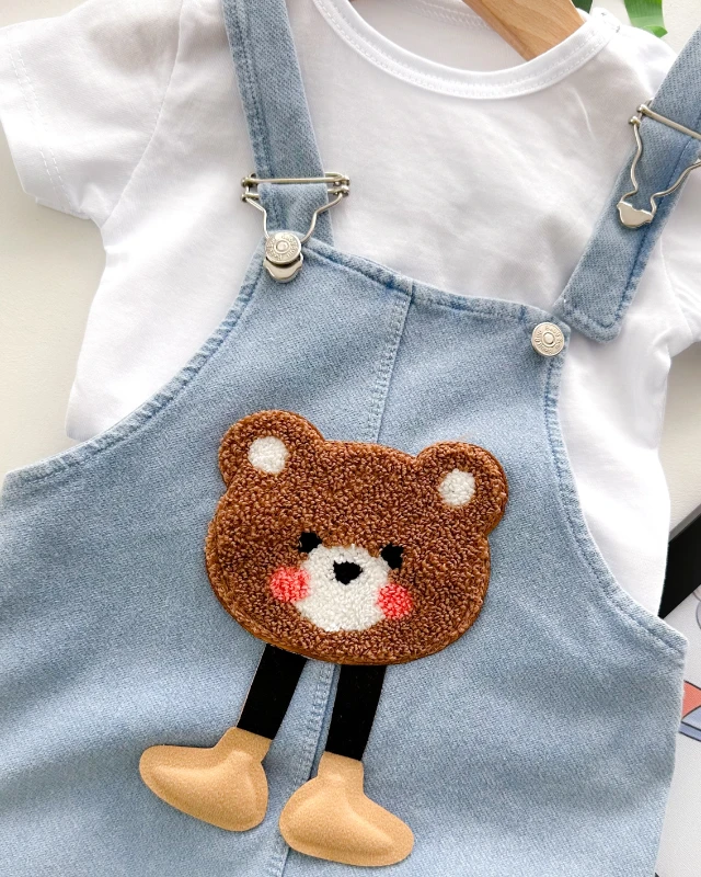 Ayakları sallanan pembe yanak ayıcık kot görünümlü örme kumaş yazlık 2li salopet set