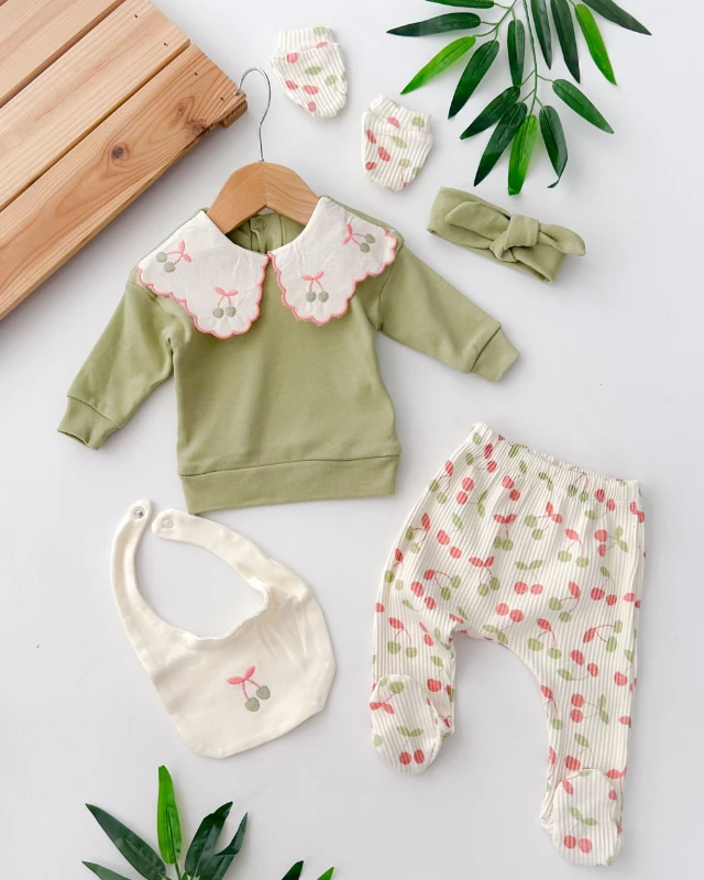 Yakası minik kiraz işlemeli arkadan çıtçıtlı altı kiraz desenli mevsimlik yenidoğan 5 parça hastane çıkışı