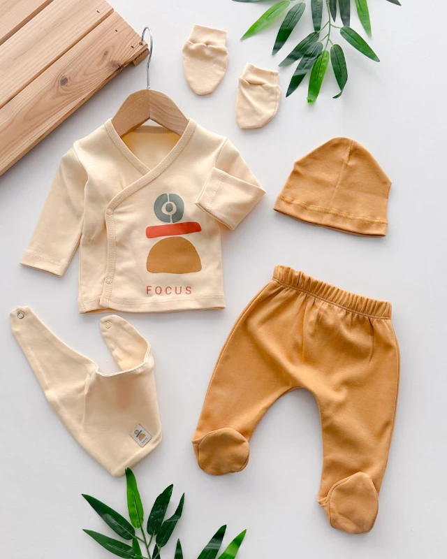 Focus baskılı renkli şekiller detay yandan çıtçıtlı mevsimlik yenidoğan 5 parça hastane çıkışı