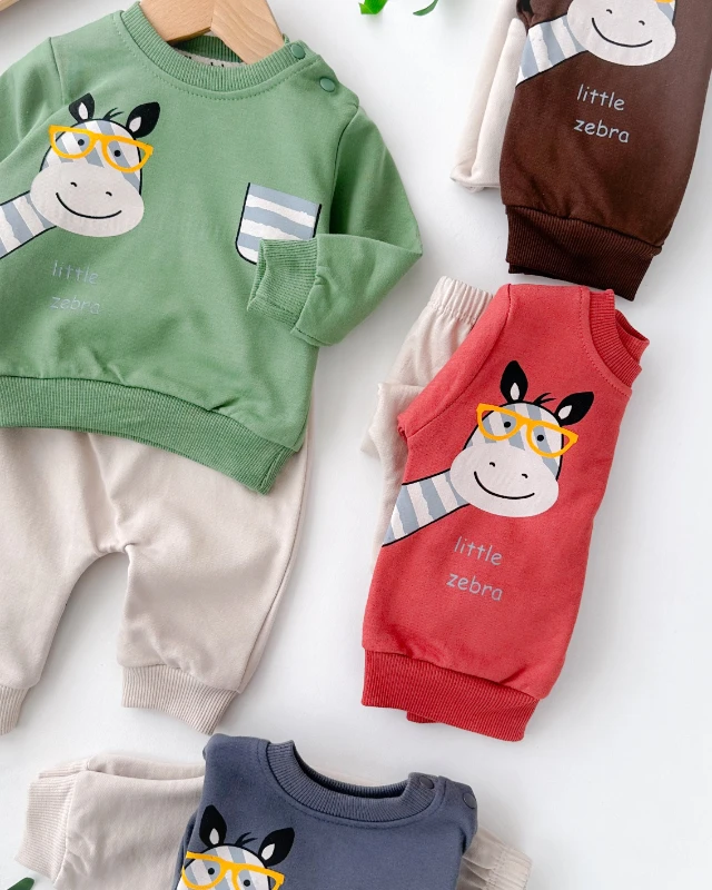 Gözlüklü zebra sahte cep baskılı omuzdan çıtçıtlı mevsimlik 2 parça takım