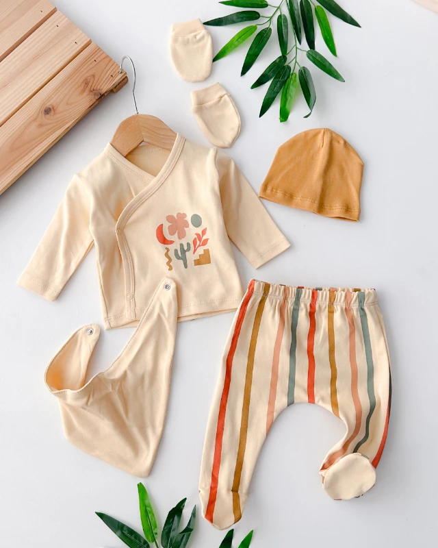 Şekil baskılı altı çizgili yandan çıtçıtlı mevsimlik yenidoğan 5 parça hastane çıkış seti 