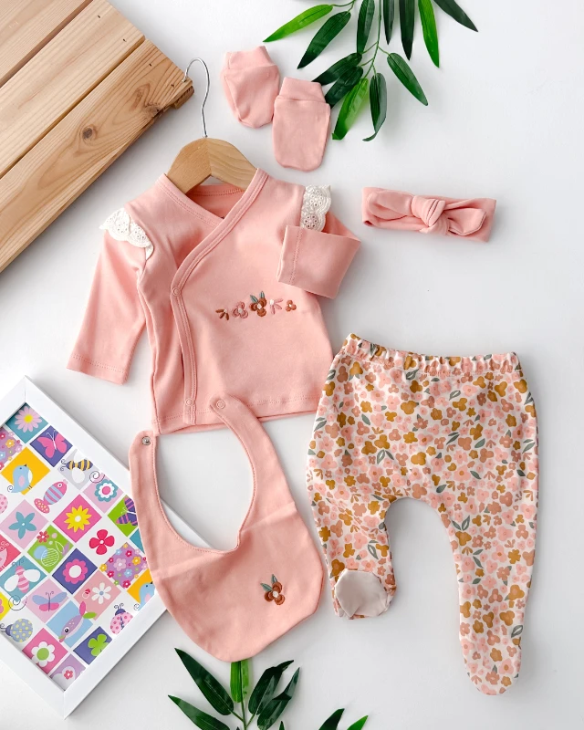 Sıralı çiçek nakış işlemeli omuzu dantel detaylı yandan çıtçıtlı mevsimlik yenidoğan 5 parça hastane çıkışı