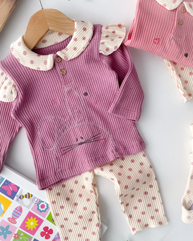 Tavşan surat nakışlı benekli bebe yaka detaylı ribana kumaş 2 parça takım