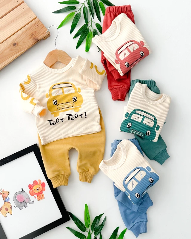 Toot toot araba baskılı omuzdan çıtçıtlı ribana kumaş mevsimlik 2 parça takım