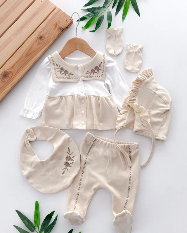 Çiçekli dikdörtgen yakalı çıtçıtlı mevsimlik yenidoğan 5li set 