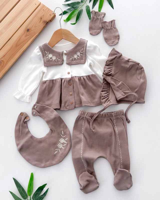 Çiçekli dikdörtgen yakalı çıtçıtlı mevsimlik yenidoğan 5li set 