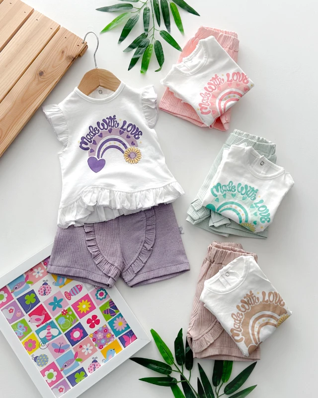 Made with love baskılı omuzdan ve alttan fırfırlı şortlu yazlık 2 parça takım