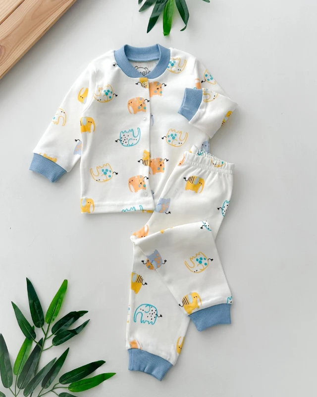 Renkli filler desen önden çıtçıtlı mevsimlik 2 parça pijama takımı