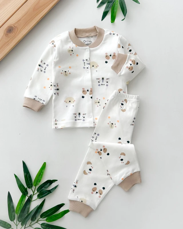 Renkli hayvan suratları önden çıtçıtlı mevsimlik 2 parça pijama takımı