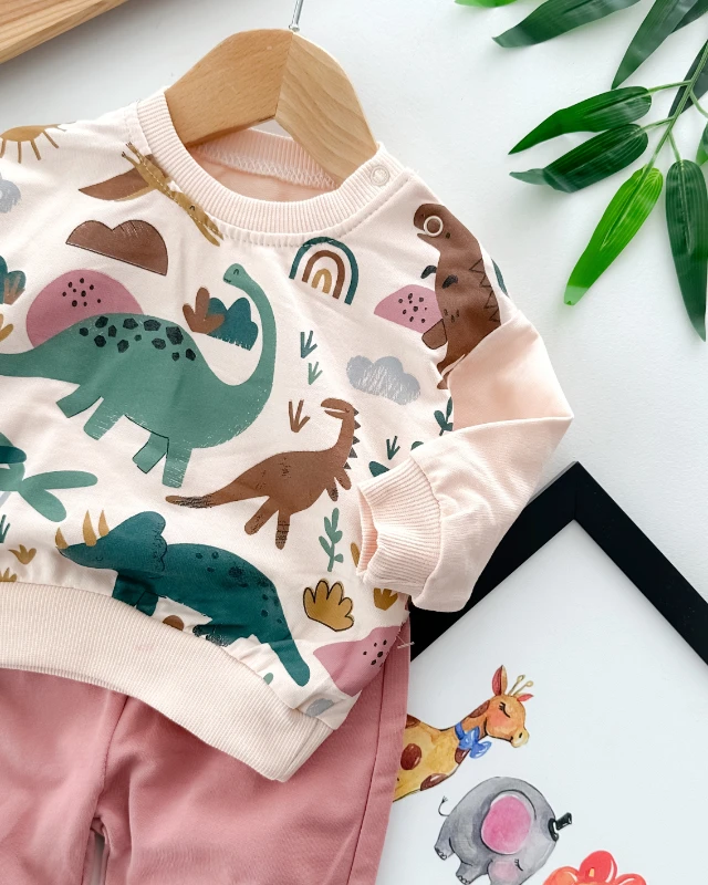 Gergedan ve dinozor ailesi baskılı omuzdan çıtçıtlı mevsimlik 2 parça takım