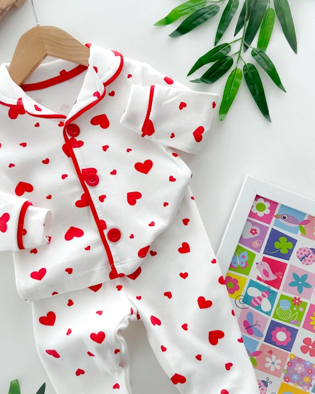 Kalp baskılı önden düğmeli mevsimlik 2 parça pijama takımı