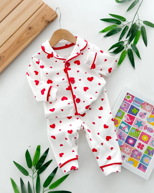 Kalp baskılı önden düğmeli mevsimlik 2 parça pijama takımı