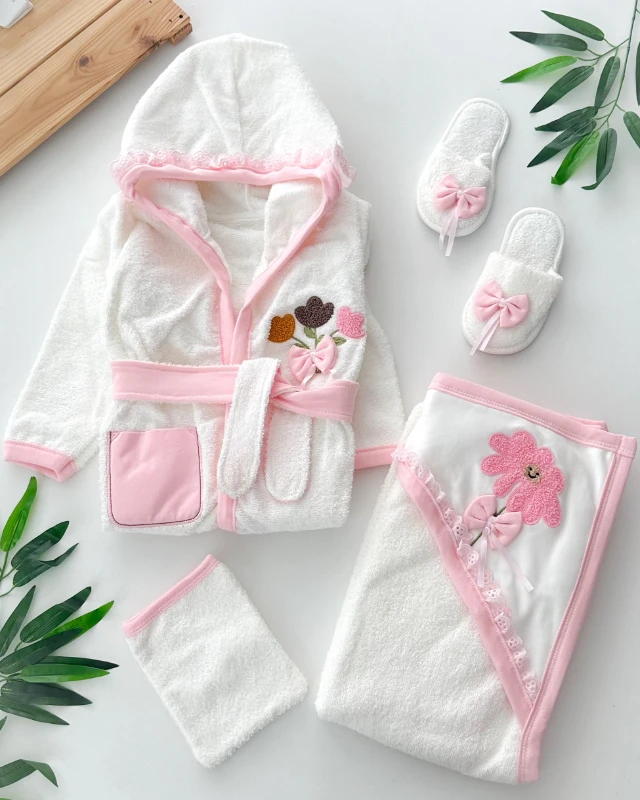 Mutlu çiçekler fiyonklu silgi havlu bornoz set (0-24 ay uyumlu)