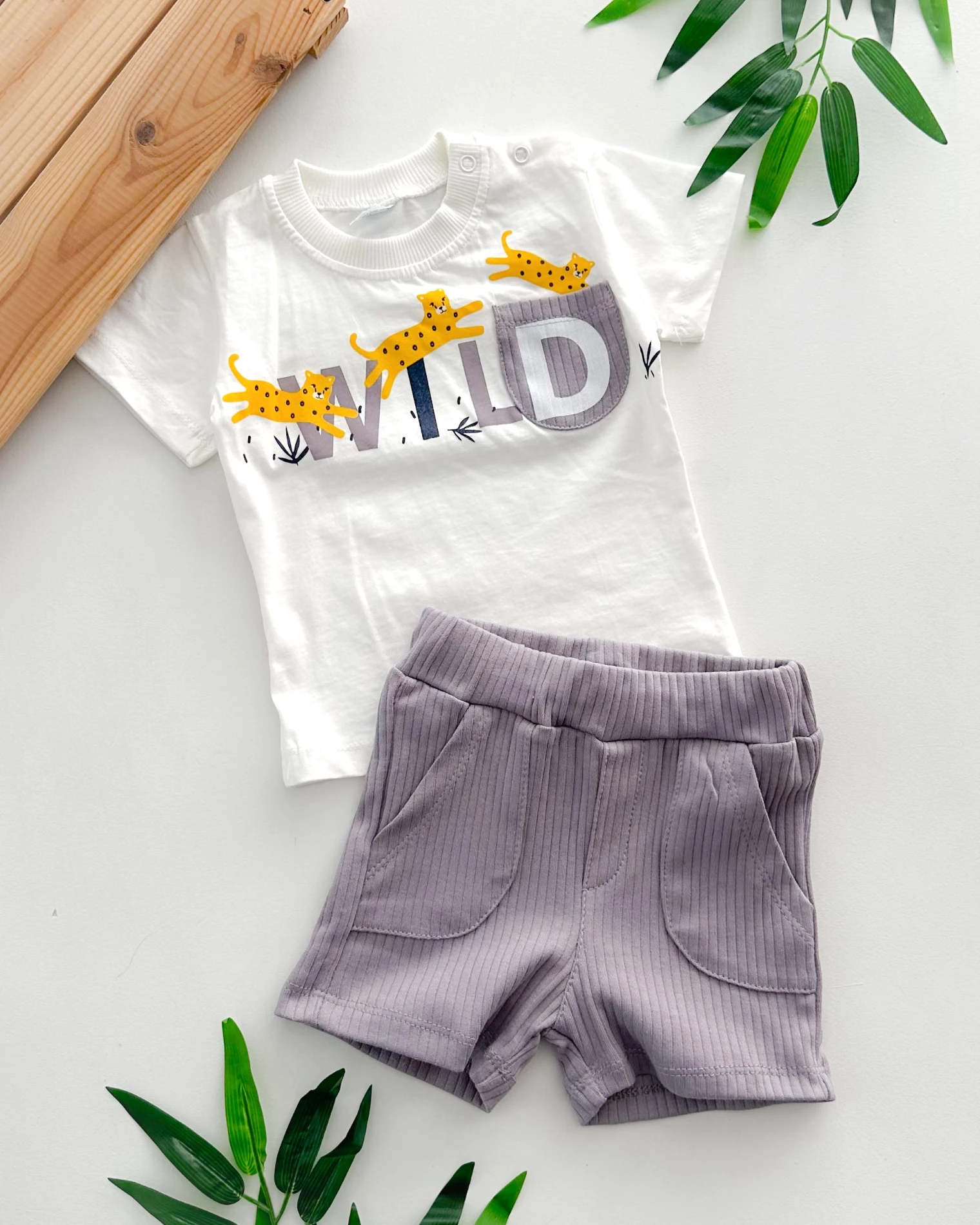Wıld omuzdan çıtçıtlı şortlu yazlık 2li takım 