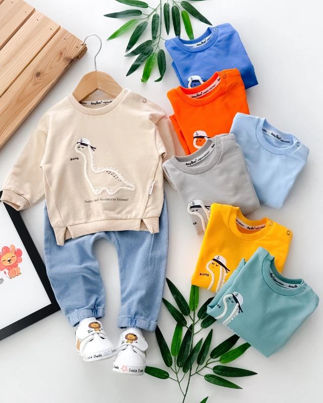 Kaptan dinosour nakışlı omuzdan çıtçıtlı mevsimlik 2 parça takım 