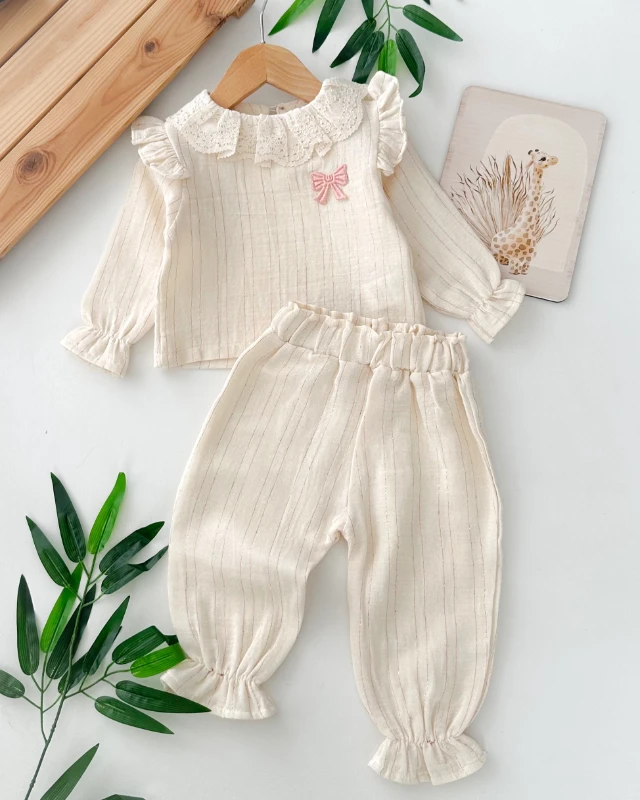 Dantel yakalı kırmızı simli şeritli muslin 2 parça takım