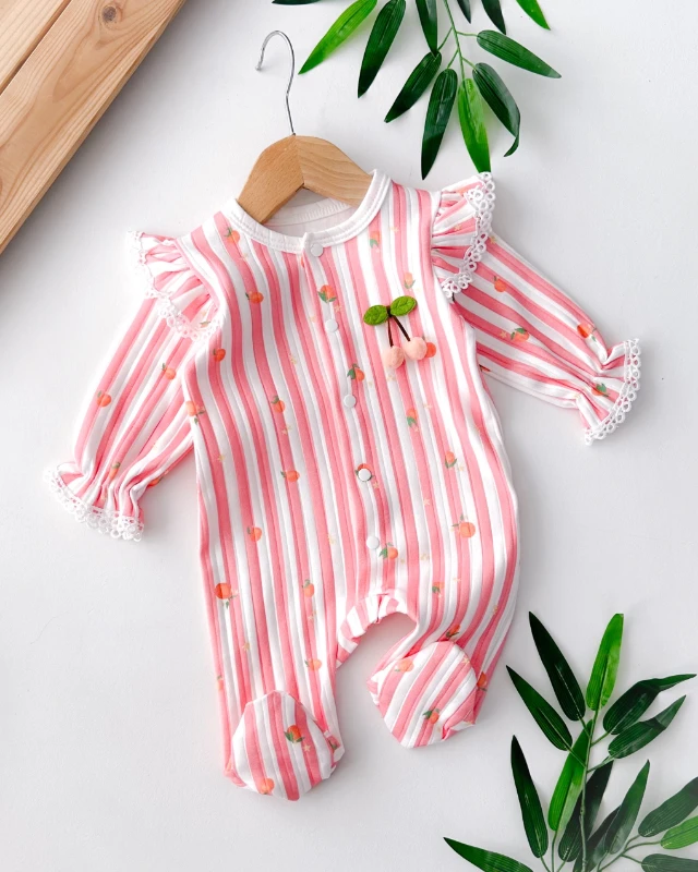 Minik şeftali detaylı omuzları fırfırlı ayaklı mevsimlik tulum