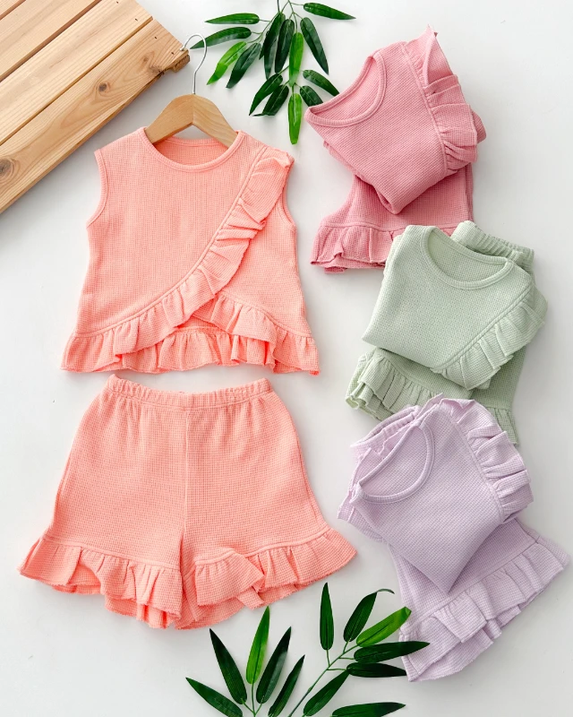 Fırfır detaylı kalın askılı şortlu yazlık  waffle kumaş 2 parça takım