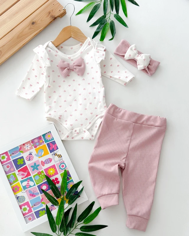 Fiyonklu kalp bandanalı omuzdan fırfırlı alttan cıtcıt badili 3 parça mevsimlik takım