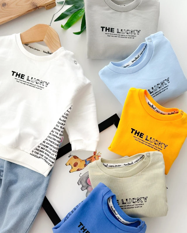 The lucky baskılı omuzdan çıtçıtlı mevsimlik 2 parça takım