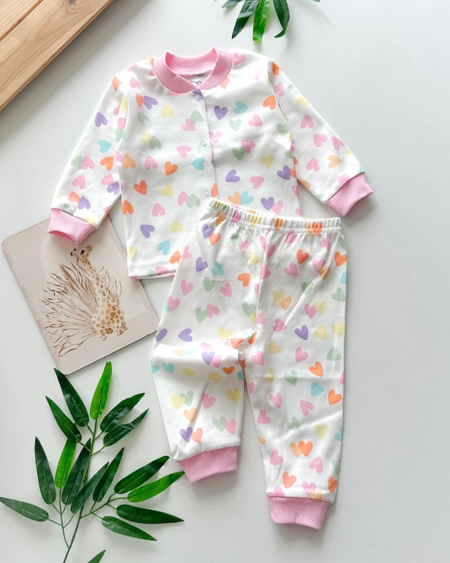Renkli sevimli kalpler baskılı önden çıtçıtlı mevsimlik 2 parça pijama takımı