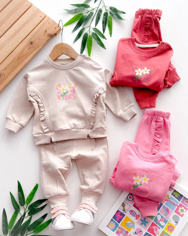 Good vibes yanlarında fırfır detay omuzdan çıtçıtlı mevsimlik 2 parça takım 