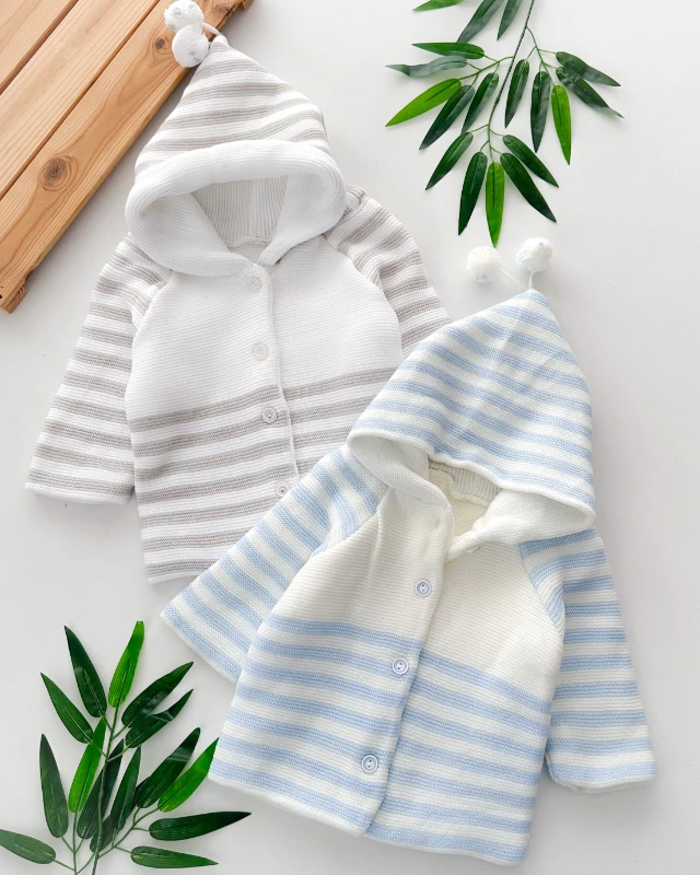 Triko çift katlı önden düğmeli kapüşonda ponpon detaylı kışlık hırka