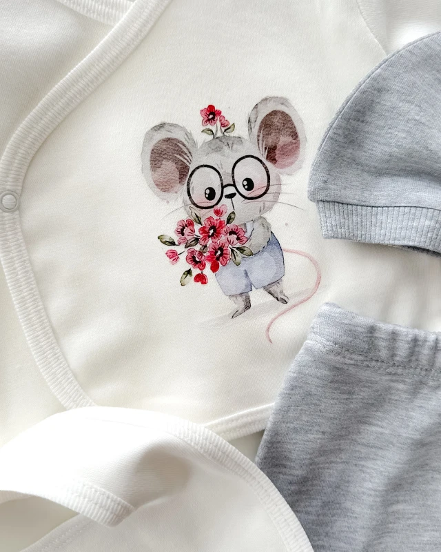 Çiçek tutan sevimli farecik  yandan çıtçıtlı mevsimlik yenidoğan 5 parça set