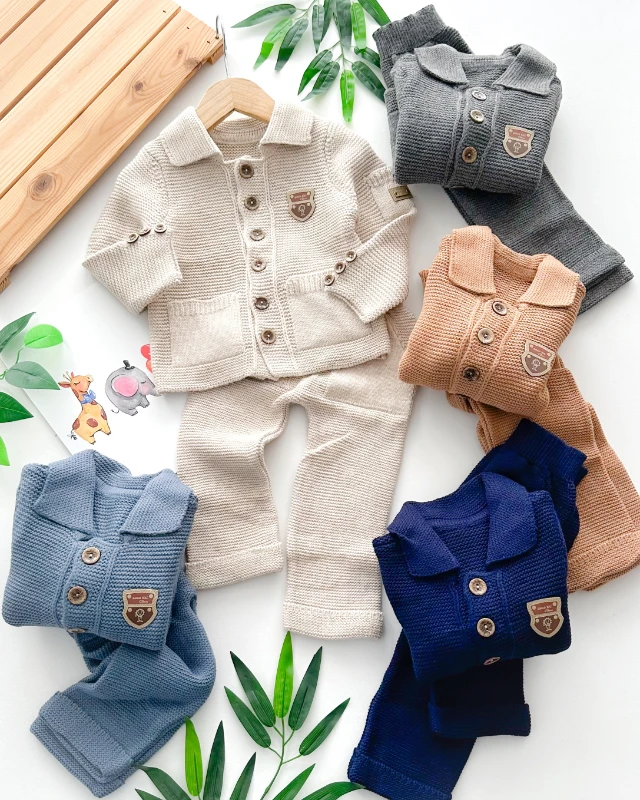 Kolda küçük cep detaylı önden cepli ve düğmeli örme ceket pantolon takım