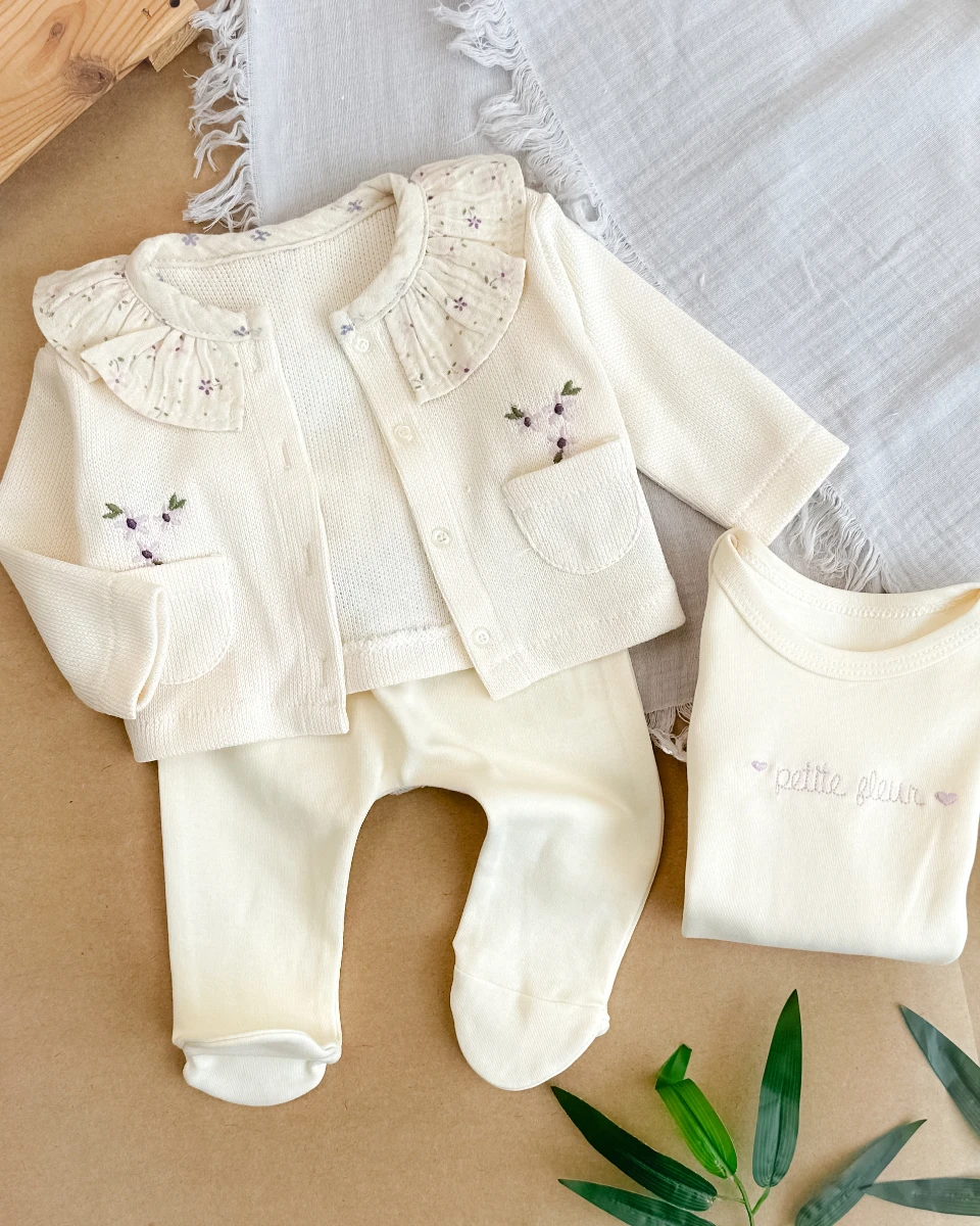 Cepten çıkan renkli çiçekler detaylı alttan çıtçıt badili ayaklı mevsimlik 3 parça takım