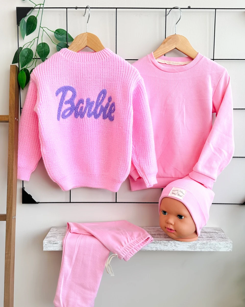 Barbie nakışlı triko kazak ve ribana kumaş 4lü kız çocuk kombin takım