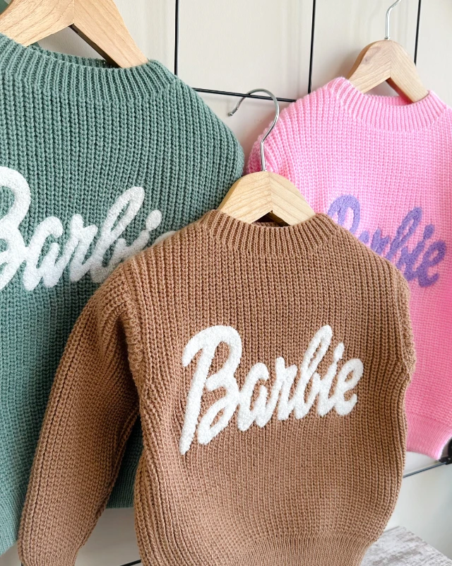 Renkli Barbie işlemeli Selanik örgülü kışlık bebe kazak 