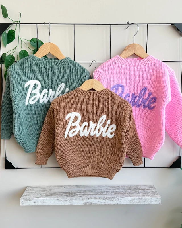 Renkli Barbie işlemeli Selanik örgülü kışlık bebe kazak 