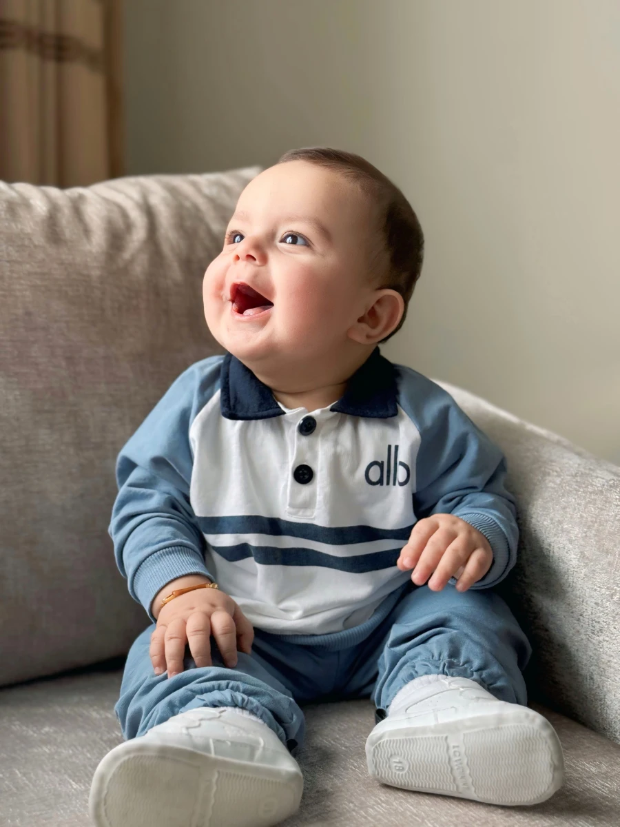 Allo yazılı gömlek yaka detay bilekten büzgülü eşofman mevsimlik 2li takım 