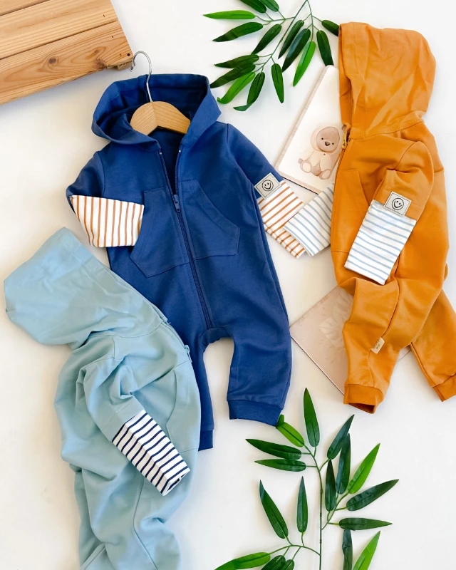 Kollarda çizgi detay kapüşonlu mevsimlik bebe tulum