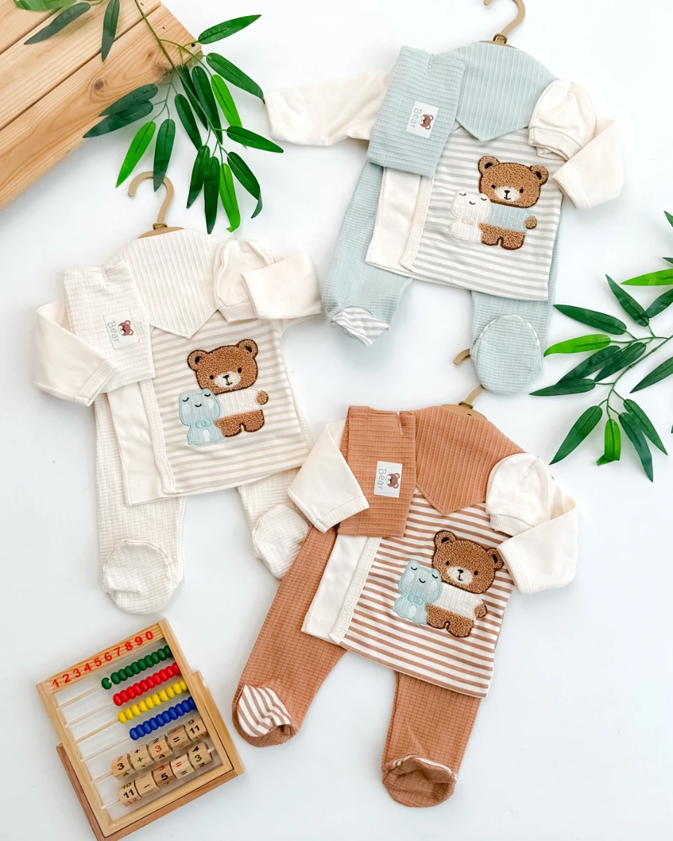 Ayıcık ve kurbağa nakışlı yandan çıtçıtlı ayaklı mevsimlik 5 parça yenidoğan set