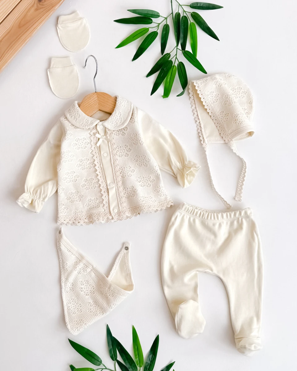 Zarif dantel detaylı premium yenidoğan kız bebe 5li set