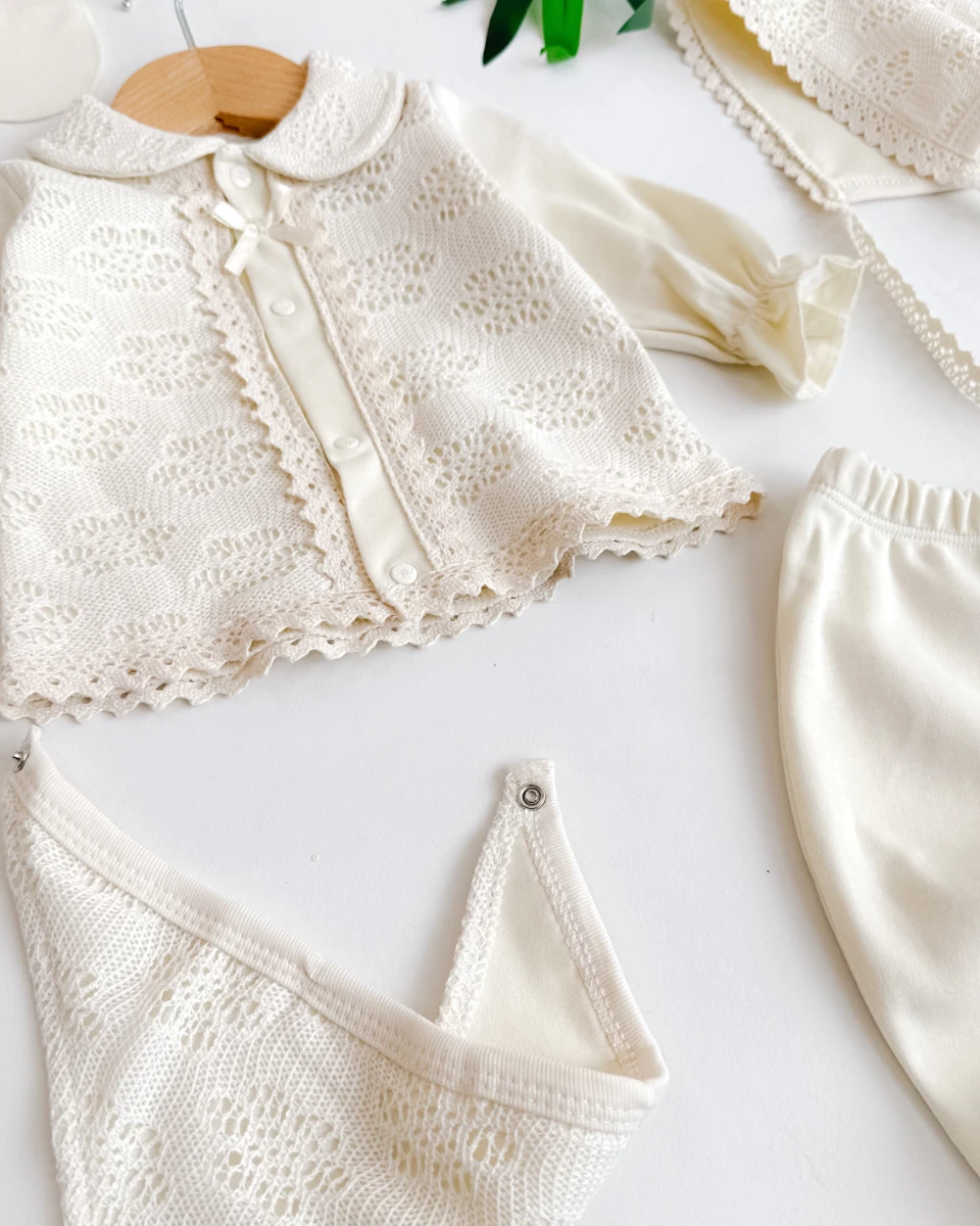 Zarif dantel detaylı premium yenidoğan kız bebe 5li set