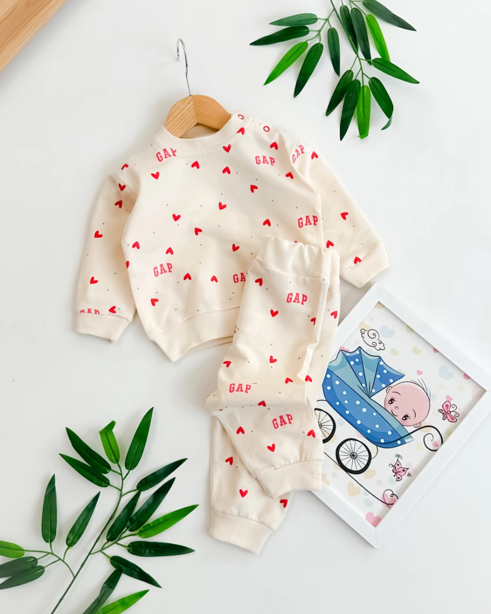 Gap kalp baskılı bisiklet yaka mevsimlik 2li kız bebe takım