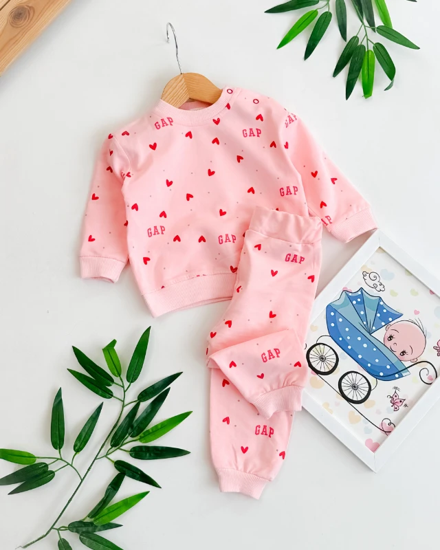 Gap kalp baskılı bisiklet yaka mevsimlik 2li kız bebe takım