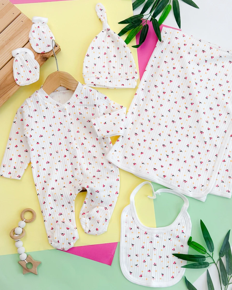 Küçük çiçek bahçesi baskılı tulumlu fitilli kumaş mevsimlik 5 parça set  