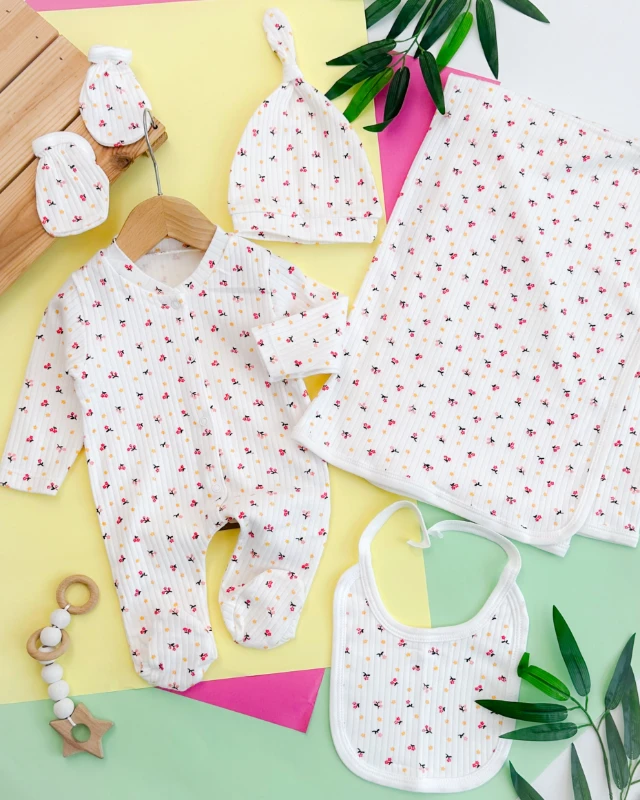 Küçük çiçek bahçesi baskılı tulumlu fitilli kumaş mevsimlik 5 parça set 