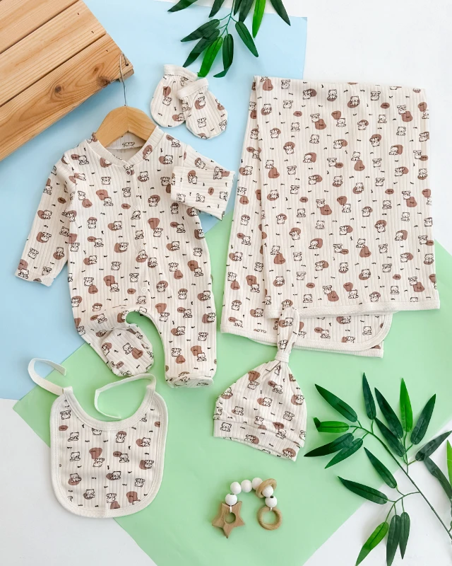 Minik ayıcıklar baskılı tulumlu fitilli kumaş mevsimlik yenidoğan 5 parça set