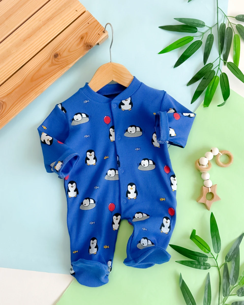 Penguen balık desenli ayaklı ribana kumaş boydan çıtçıtlı bebe tulum